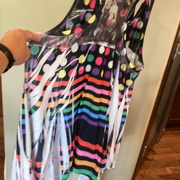 Fun summer Sleeveless Tunic top, size Medium - Picture 6 of 7
